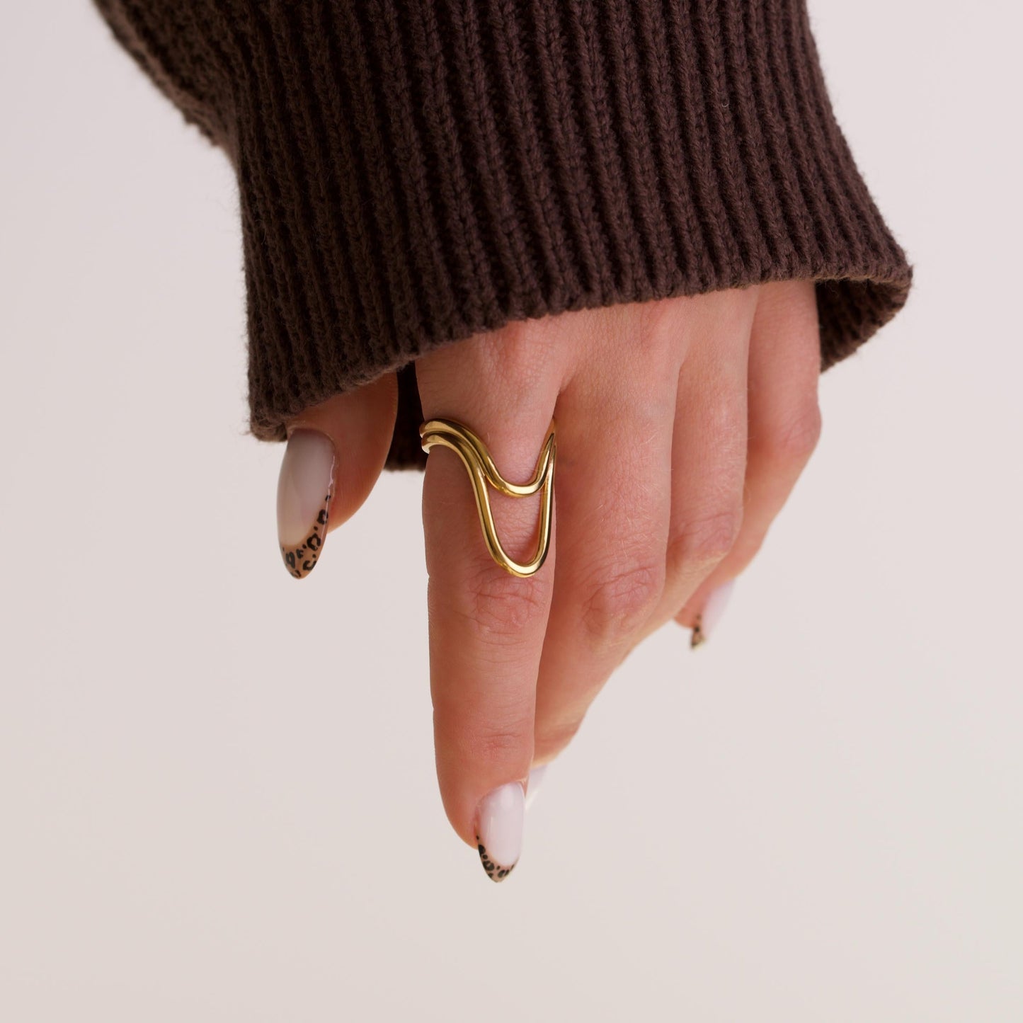 Seren Flow Stackable 18k Gold Ring