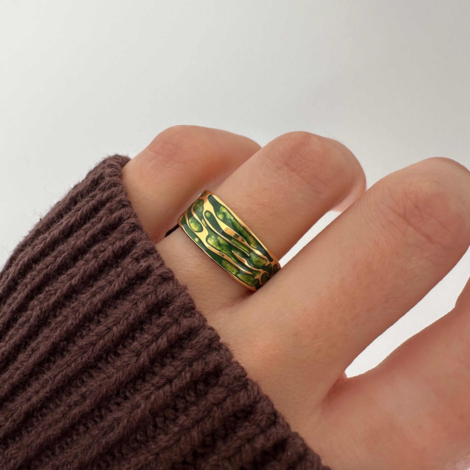 18k Gold Band Ring