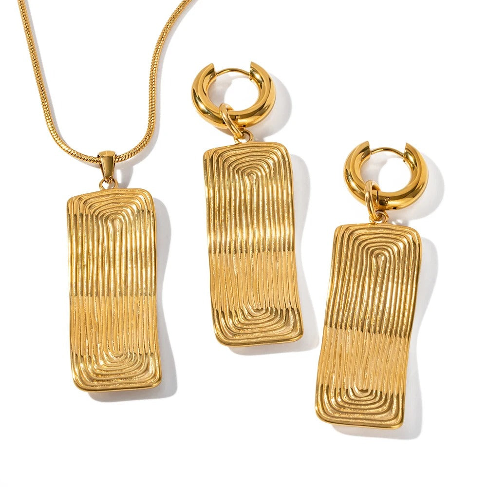 Chunky Gold Necklace And Earrings