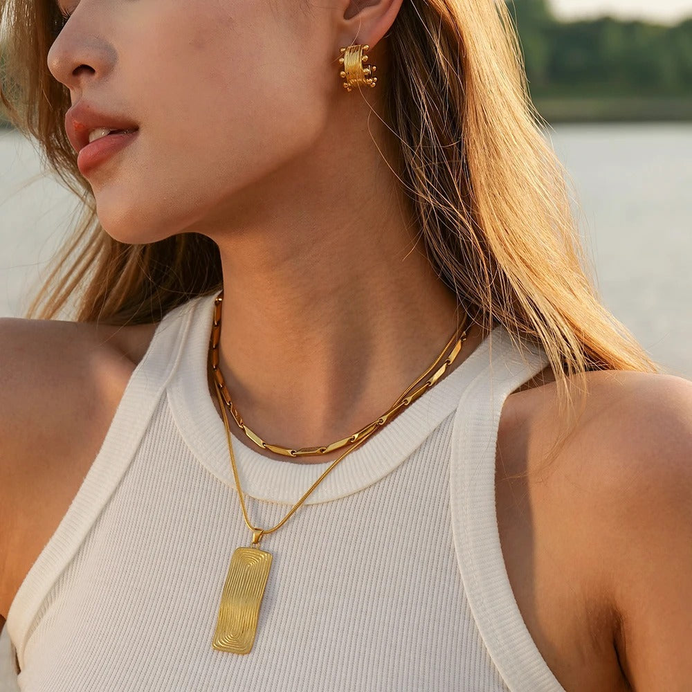 Chunky Gold Necklace And Earrings