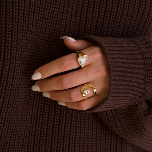 Luna Crystal 18k Gold Ring