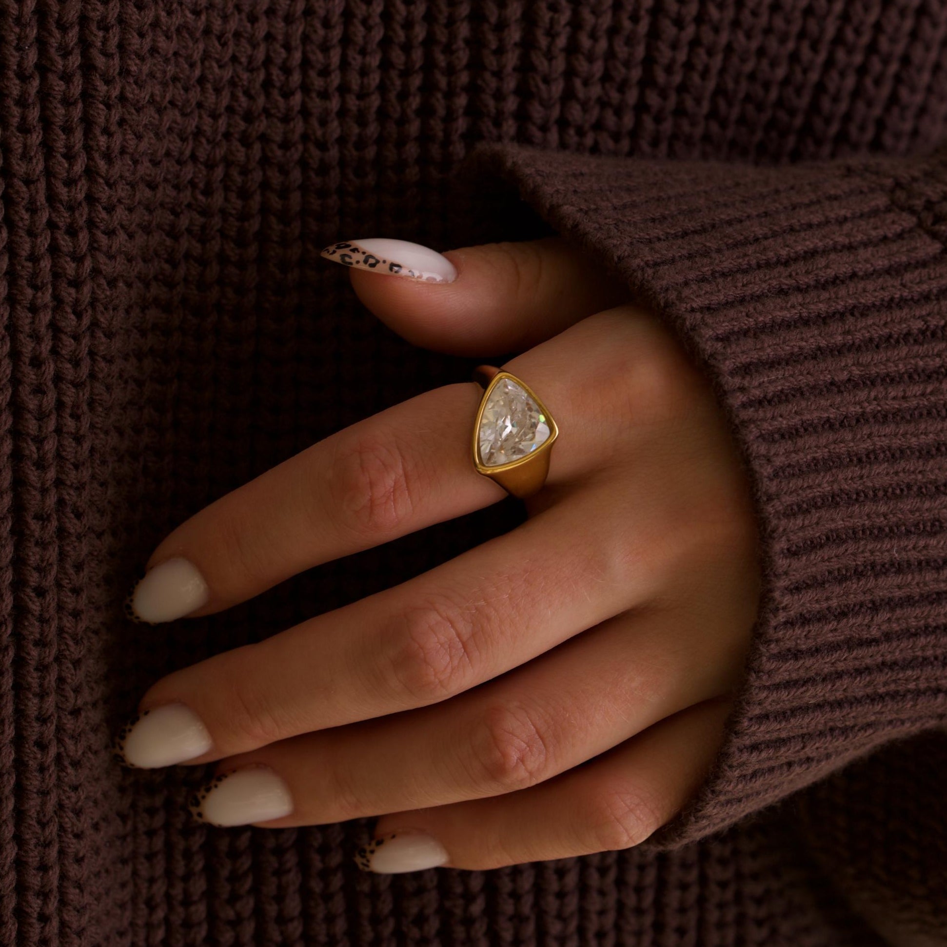 Luna Crystal 18k Gold Ring
