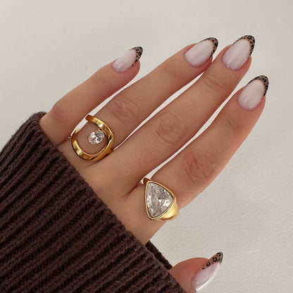 Luna Crystal 18k Gold Ring