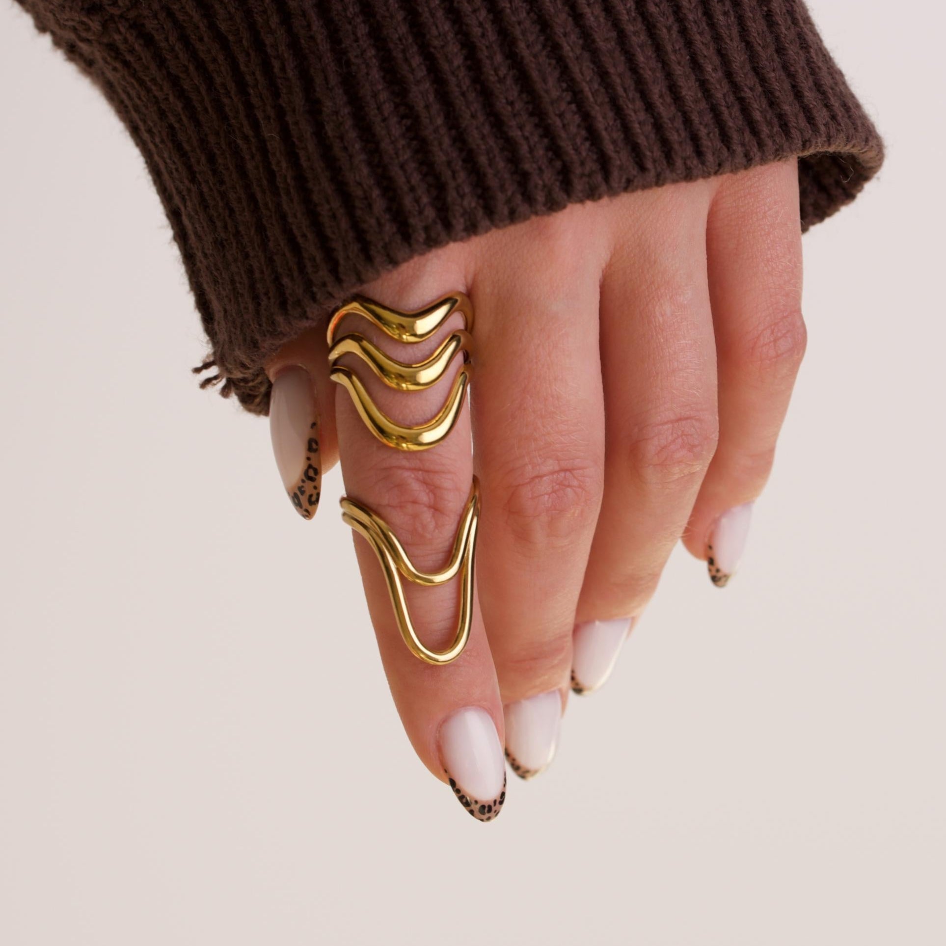 Seren Flow Stackable 18k Gold Ring