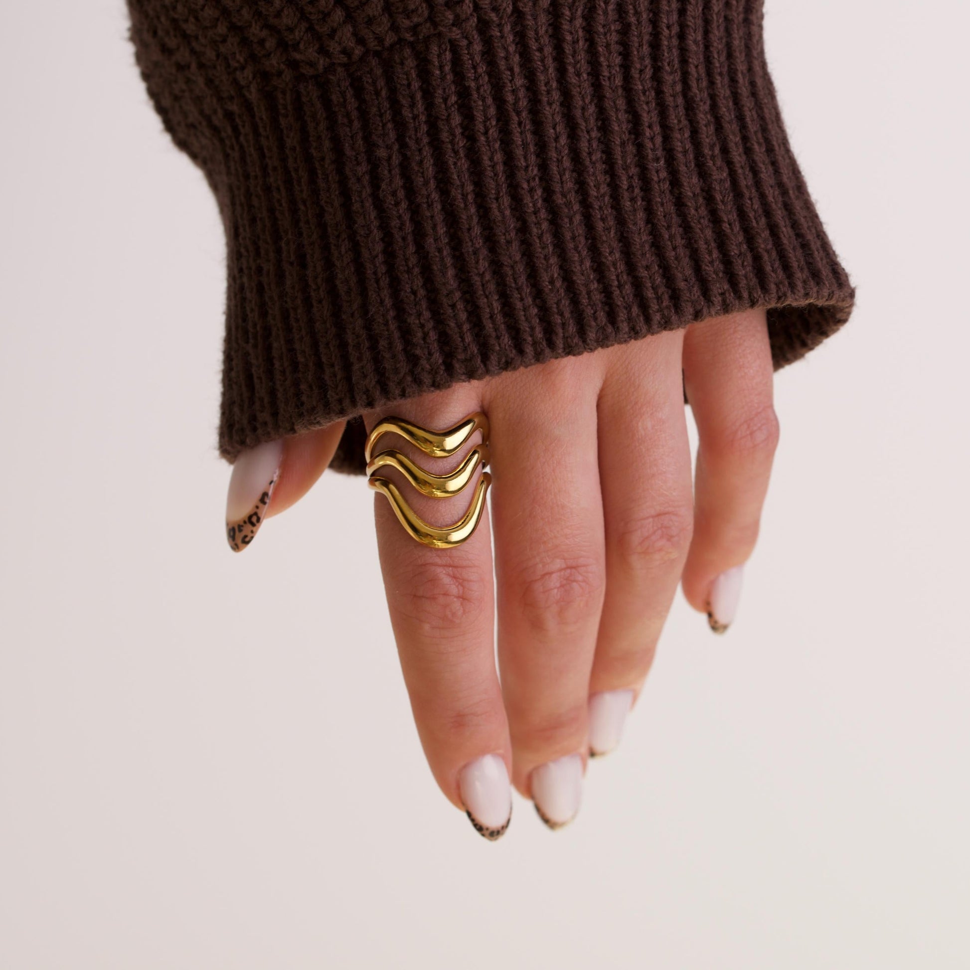 Seren Flow Stackable 18k Gold Ring
