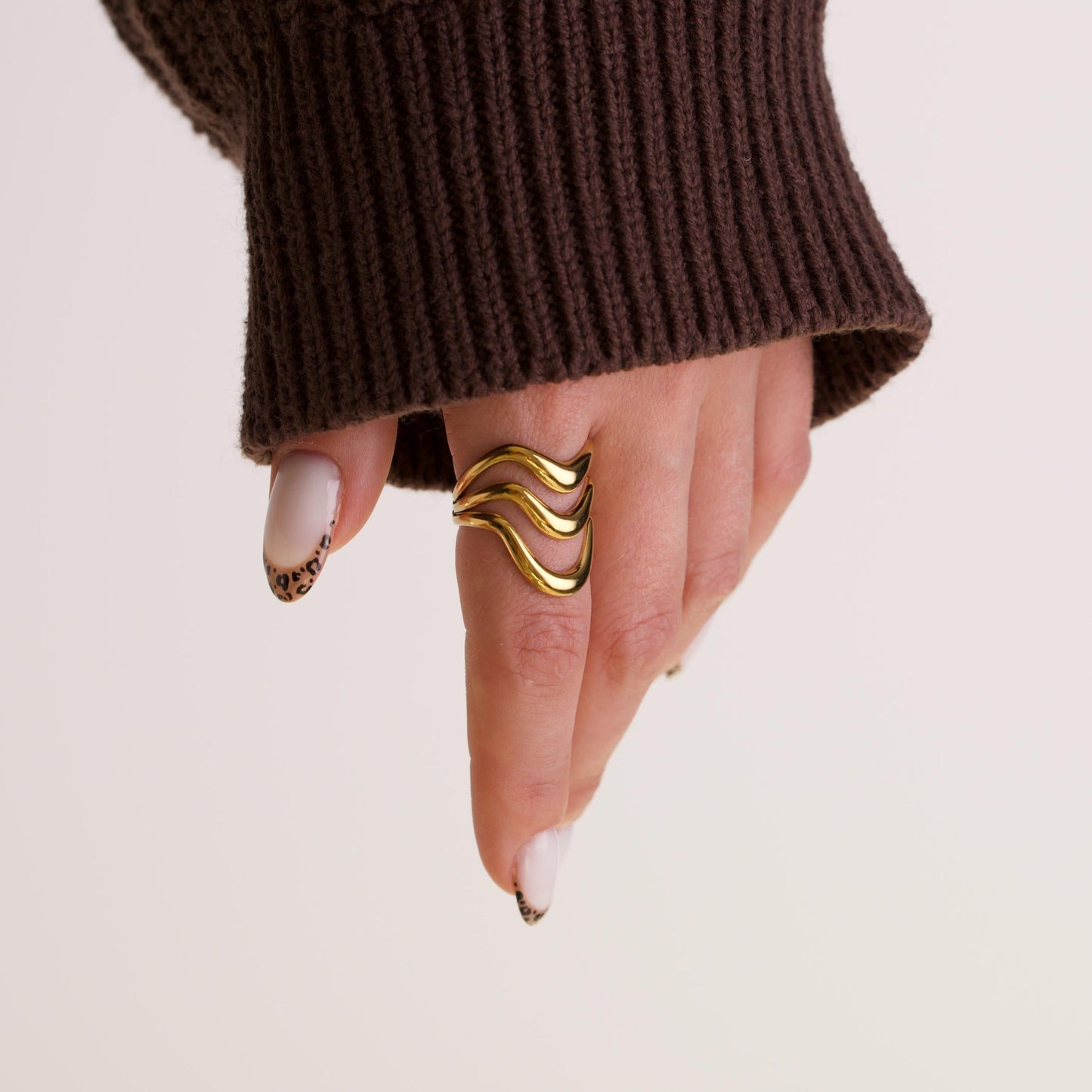 Seren Flow Stackable 18k Gold Ring